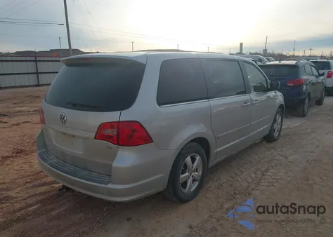 2010 Volkswagen Routan Se z USA, uszkodzony, nr VIN 2V4RW3D13AR231000